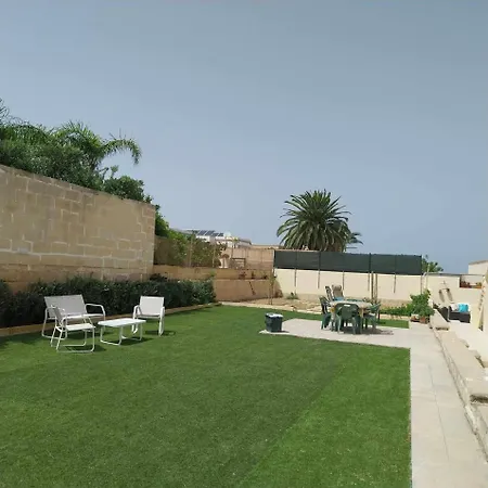 Bargain Beautiful Villa With Lots Of Outdoor Space Sleeps Large Groups Easily Check It Out-3
