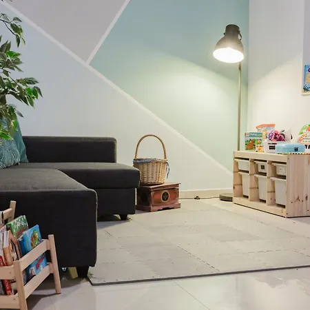 Family Duplex Apartment W Shared Pool By Homely-3