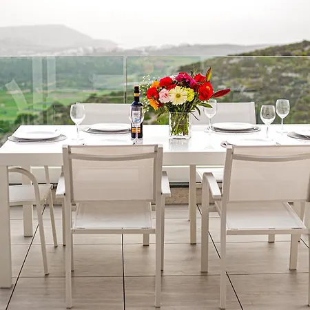 A52 - Apartment With Sea And Country Views-3