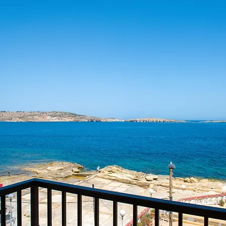 Islet Promenade Seafront Aparthotel By Getawaysmalta-3