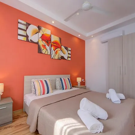 Stylish Sliema Apartments & Penthouse With Seaviews And Jacuzzis-3