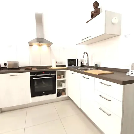 Sliema Quiet & Modern Maisonette-3