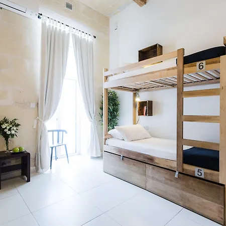 Two Pillows Boutique Hostel-3