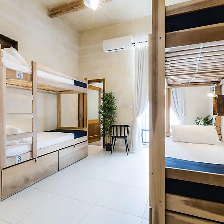 Two Pillows Boutique Hostel-2
