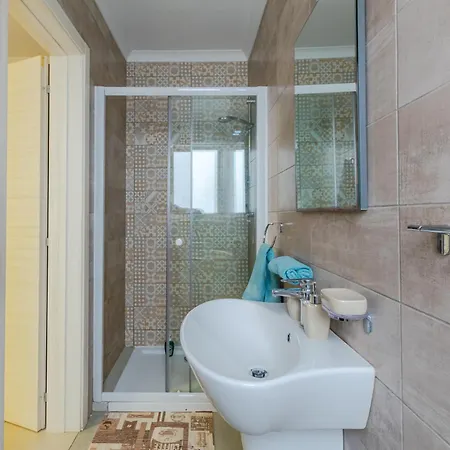 Brand New Apartment 3 Bdr 2 Bth Hb6-3