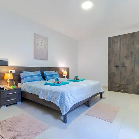 Brand New Apartment 3 Bdr 2 Bth H12-2