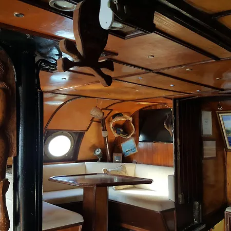 Boat Ms Cutty Jean-2