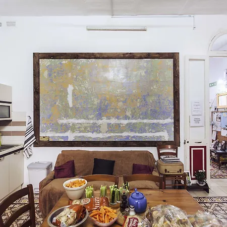 Granny'S Inn Hostel-2