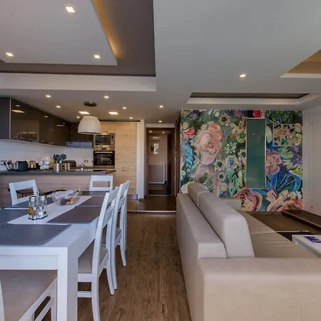 Stylish Seaview Apartment In A Prime Location-2