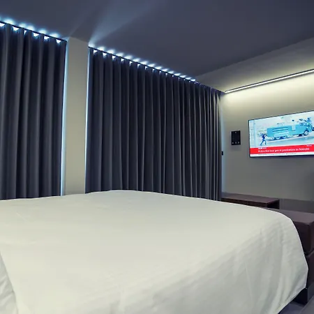 Onyx Apartments-3