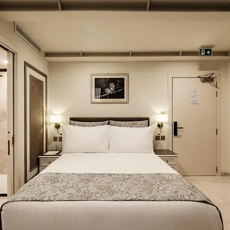Sterling Luxury Suites Valletta-2