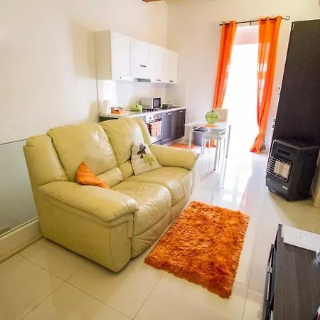 Valletta-Central duplex maisonette-2