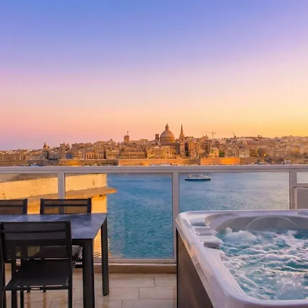 Valletta Bastion View Apartments & Penthouse With Heated Jacuzzi-3