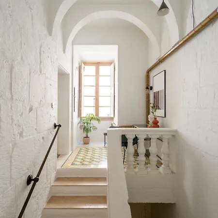 Impressive & Stylish Palazzino In Valletta Ddem1-3-3