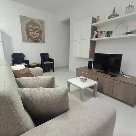 Crescent Court F-3
