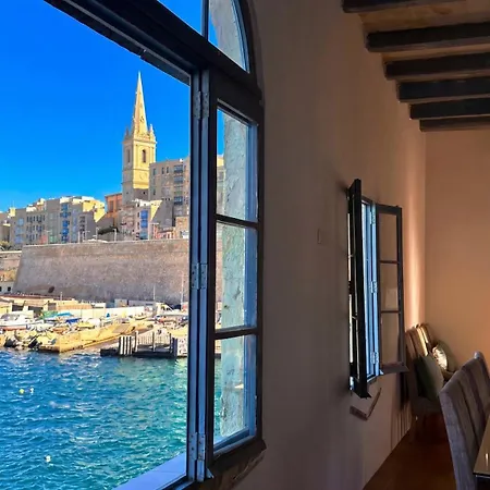 Valletta Waterfront Villa With Pool And Jacuzzi-2
