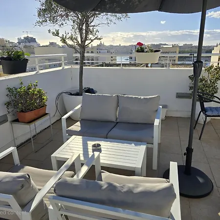 D Townhouse Boutique Suites-3