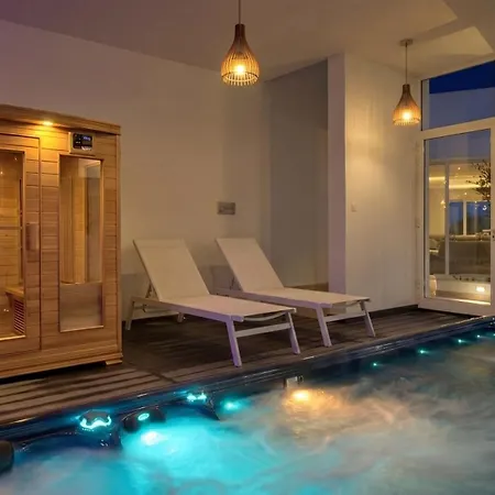 Maltese Luxury Villas - Sunset Infinity Pools, Indoor Heated Pools And More!-2