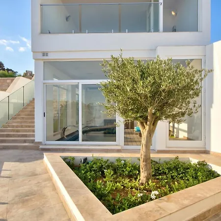 Villa Ghea - Indoor Jacuzzi Pool, Sauna And Games Room-3