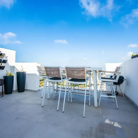 Jaysky Penthouse On Etna Street-3