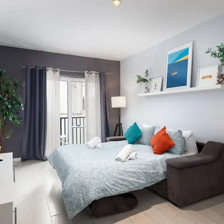 Modern 3 Bedroom & 3 Bathroom Apartment - Near Balluta Bay-2