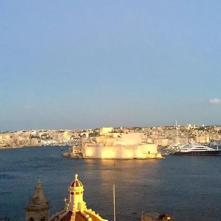 Luciano Valletta Studio - Self Catering-2