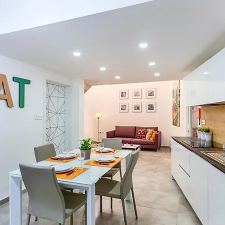 Designer Finished Maisonette With Pool-3