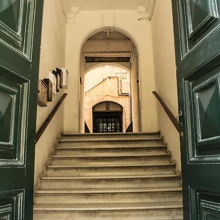 Vincenti Strait Street Suite-3