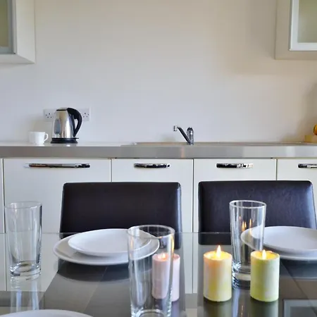 City Living Suite Tk2 Rm 1-2