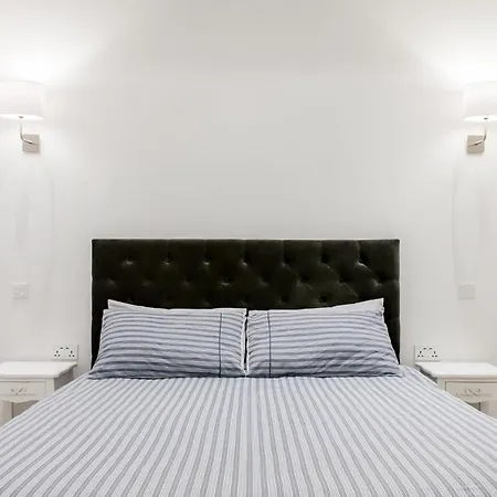 88, Valletta Boutique Escape-2