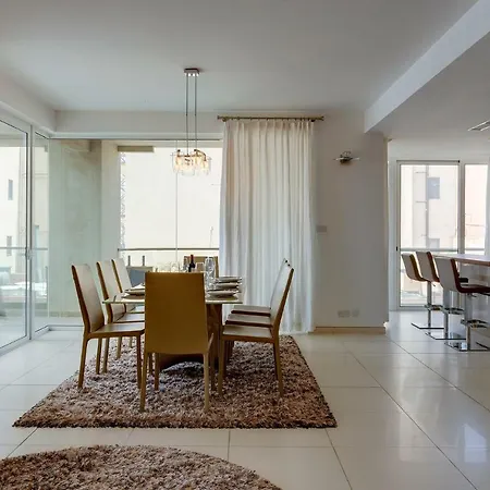 Contemporary, Luxury Apartment With Valletta And Harbour Views-2