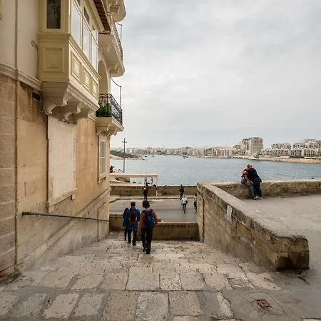 Valletta West Street Studio-2