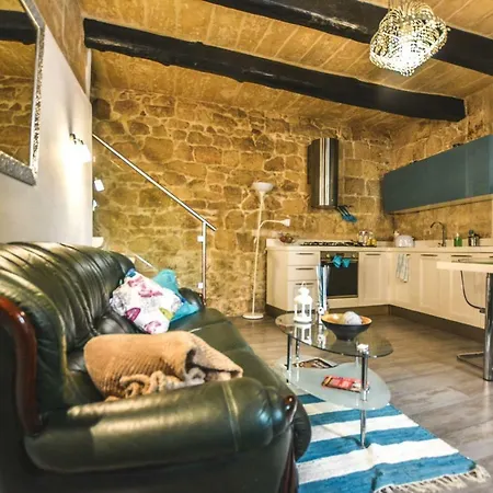 Apartment In Historical Building - Grand Harbour-3