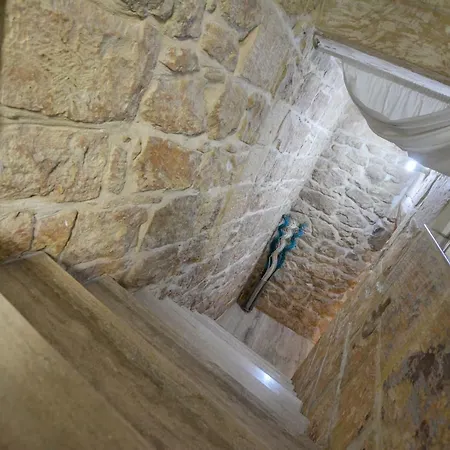 Apartment In Historical Building - Grand Harbour-2