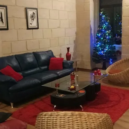 Nadia'S Luxurious House In The Coastal Town Of Sliema-3