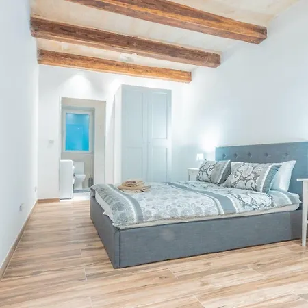 Gunpost Suite-3