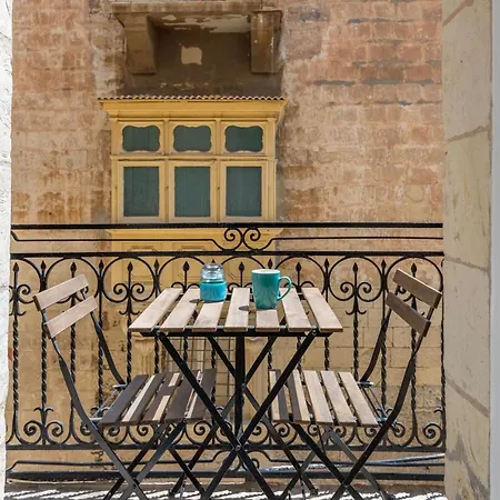Valletta Central Historical Apartments-3