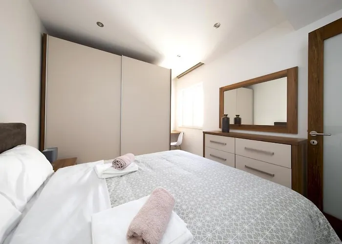 Luxurious 3 Bedroom Apartment With Breathtaking Views - Mmai1-1 San Ġiljan