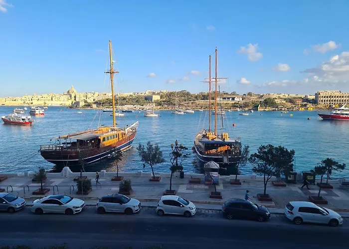 Spacious Seafront Apt Next To Sliema-Valeta Ferry admite animales