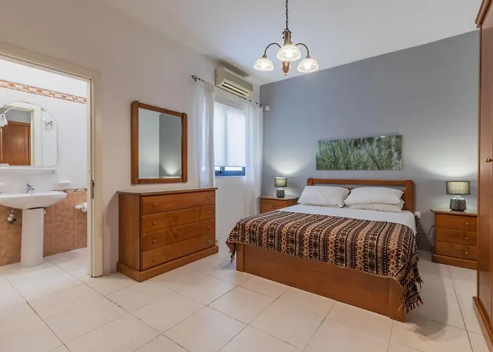 Stunning - Seafront 3-Bedroom 6Th Floor Sliema che accetta animali