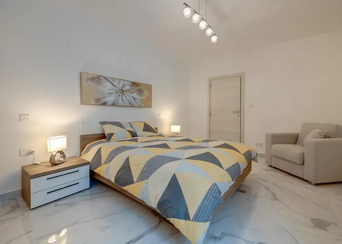 Splendid 2Br Apartment In Central St Julians Saint Julian's