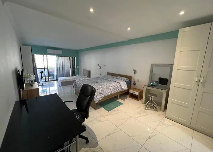 Huisdiervriedelijke Sea & Marina View Apartment In Portomaso San Ġiljan
