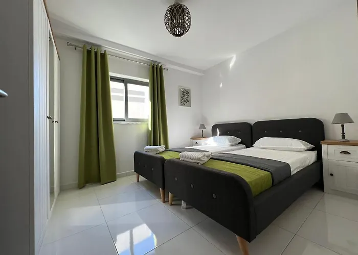 Pet friendly New Apartment 2 Mins From Seafront St. Paul's Bay