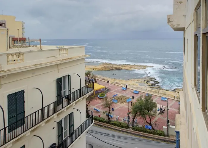 Fleur Court - Sliema 4 Bedroom Side Seaviews Apartments And Penthouse By Shortletsmalta