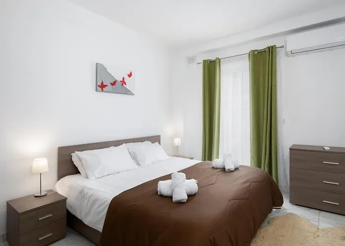 Sea View Apartment 2 Bedrooms 2 Bathrooms, 2 Minutes Away From The Sea San Giuliano che accetta animali