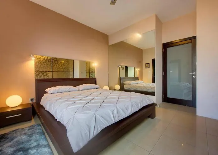 3Br Apartment - Sea View Balcony In St Paul'S Bay