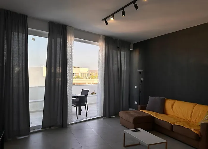 Pet friendly Qawra Penthouse 4Person Ac+Wifi Apartment St. Paul's Bay