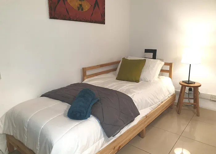 Apartment 15 Min Walk To Beach Center St Julians San Julián admite animales