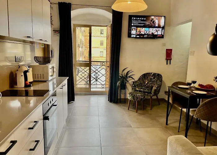 Cozy Flat. Swim Beach 2 Minutes Walk. The Old Valletta Mcri1-1