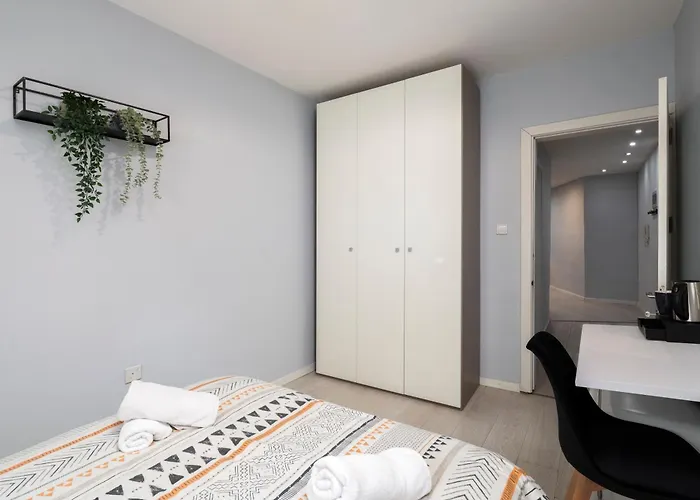 Boetiek Modern 3 Bedroom & 3 Bathroom Apartment - Near Balluta Bay San Ġiljan